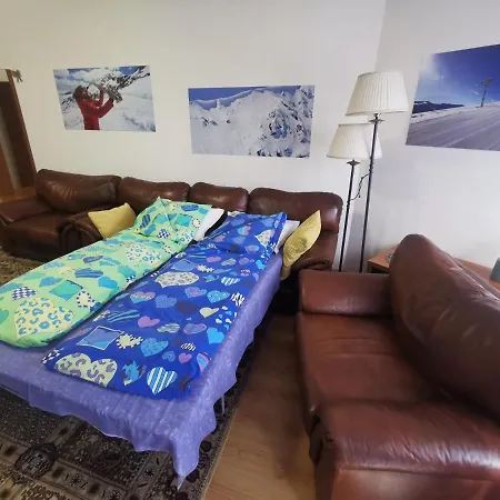 And Quiet Next To Gondola Lift. شقة