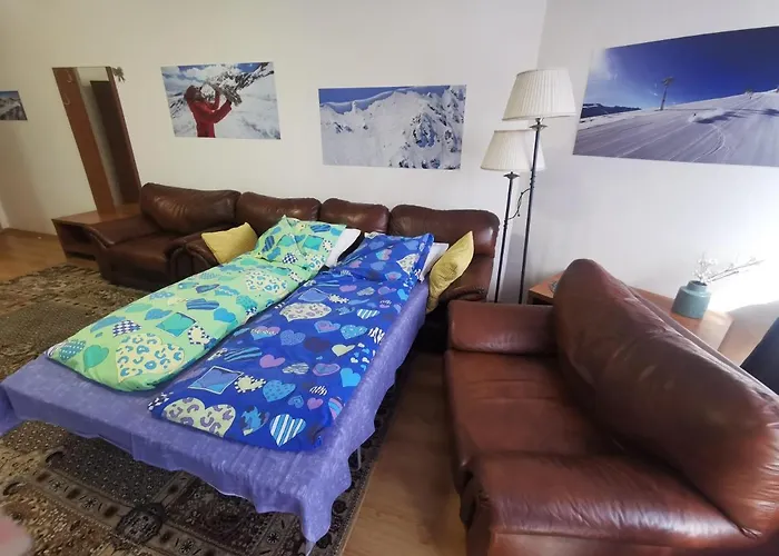 And Quiet Next To Gondola Lift. Apartman